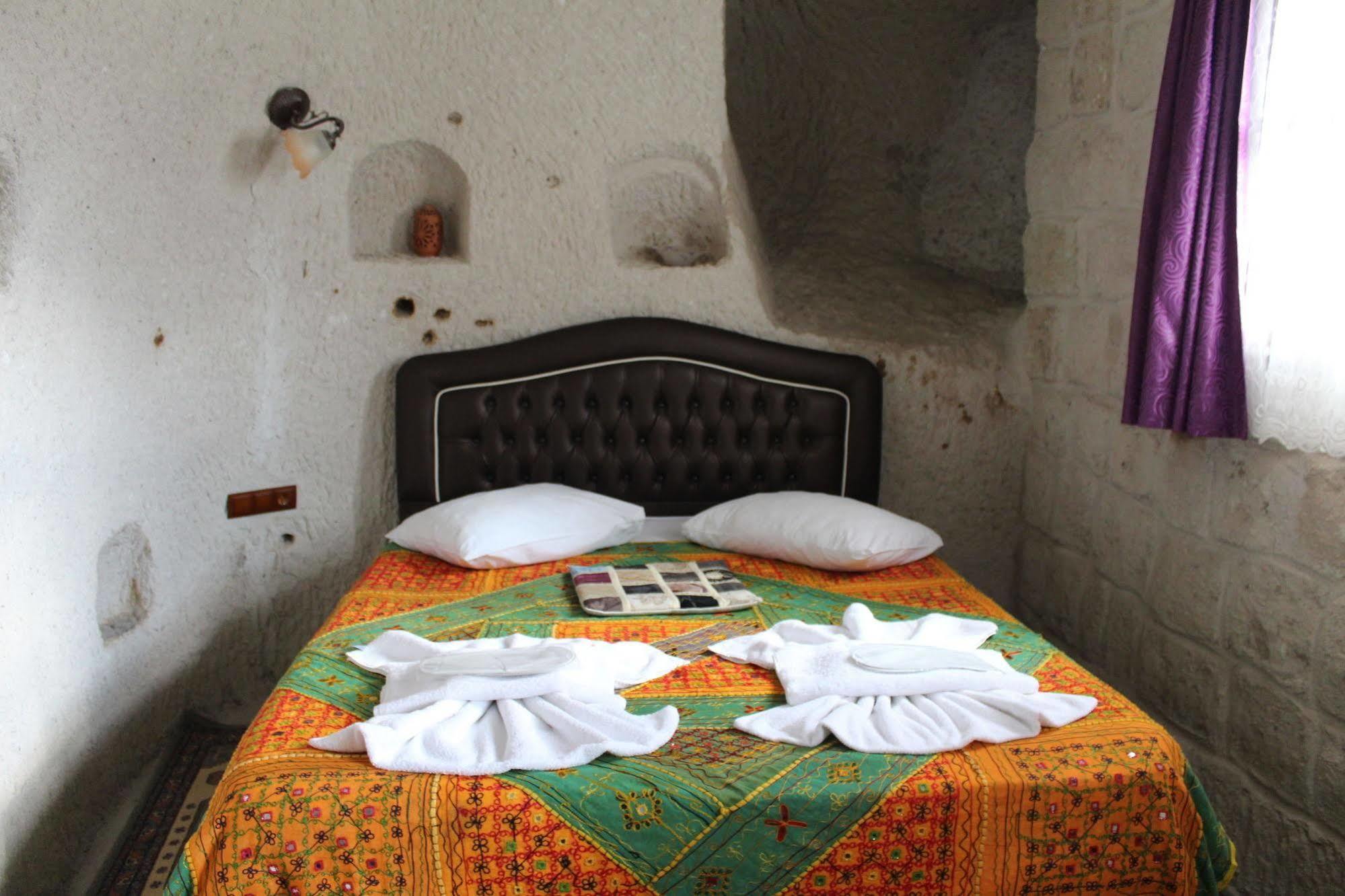 Castle Cave Hotel Гьореме Екстериор снимка