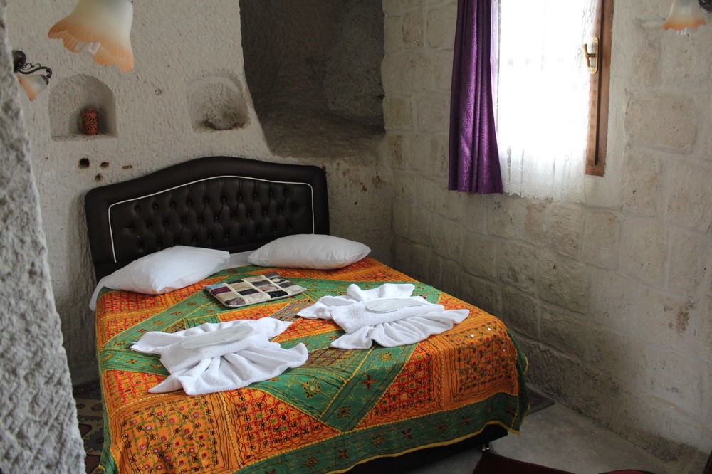 Castle Cave Hotel Гьореме Екстериор снимка